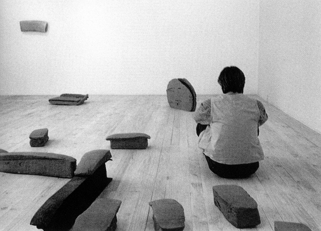 28.Shim, moon seub sculptor.seoul,1992.jpg